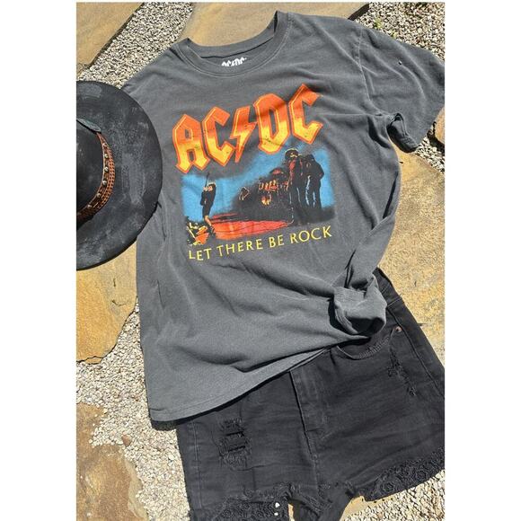 AC/DC Let There Be Rock 77 American Tour Gray Short Sleeve Graphic Band Tee M - Picture 1 of 7
